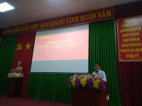 Đồng chí Bùi Quốc Khánh – Phó Giám đốc Sở Ngoại vụ phát biểu bế giảng