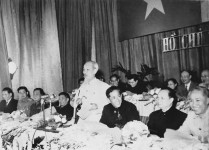 Chủ tịch Hồ Chí Minh phát biểu tại Lễ kỷ niệm lần thứ 30 Ngày thành lập Đảng Lao động Việt Nam (1960). Ảnh: hochiminh.vn