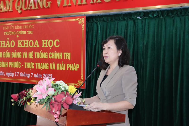 Phó Bí thư Thường trực Tỉnh ủy, Chủ tịch HĐND tỉnh Huỳnh Thị Hằng phát biểu chỉ đạo Hội thảo