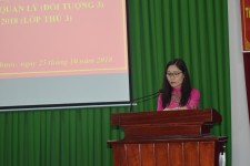 TS. Nguyễn Thị Tuyết Mai - Phó Giám đốc học viện Chính trị Khu vực II phát biểu bế giảng lớp học