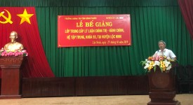 Đồng chí Đỗ Tất Thành phát biểu tại lễ bế giảng lớp TC93