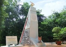 Tượng đài Phú Riềng Đỏ (xã Thuận Phú, huyện Đồng Phú, tỉnh Bình Phước)