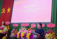 Đồng chí Trần Tuệ Hiền, Phó Bí thư Thường trực Tỉnh ủy, Chủ tịch HĐND tỉnh phát biểu chúc mừng