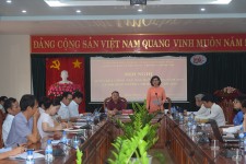 Đồng chí Trần Tuyết Minh, UVBTV, Trưởng ban Tuyên giáo tỉnh ủy, Bí thư Đảng ủy phát biểu tại Hội nghị