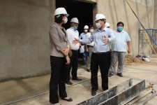 Lãnh đạo Ban Quản lý dư án báo cáo tiến độ thực hiện Dự án với Phó chủ tịch UBND tỉnh Trần Tuyết Minh