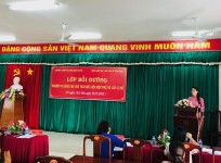ThS. Nguyễn Thị Thu Hương - Phó Giám đốc Phân hiệu Học viện Phụ nữ Việt Nam dự và phát biểu khai giảng