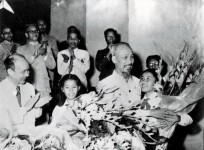 Chủ tịch Hồ Chí Minh tại Đại hội thành lập Mặt trận Tổ quốc Việt Nam, tổ chức tại Hà Nội, tháng 9/1955 (Ảnh: Danvan.vn)