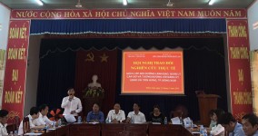 Đồng chí Cao Văn Vũ - Bí thư, Chủ tịch UBND xã Tiến Hưng báo cáo thực tế địa phương