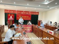 ThS. Điểu Điều - Trưởng ban Dân tộc, Hội đồng nhân dân tỉnh phát biểu kết luận Hội thảo