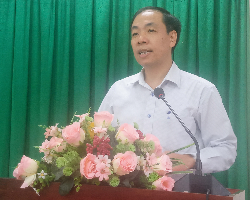 PGS.TS.Phạm Tất Thắng, Phó Giám đốc Học viện Chính trị khu vực II phát biểu Bế giảng lớp học